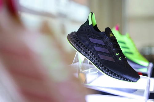 adidas 4D 開啟人類跑鞋新起點(diǎn)，革新運(yùn)動(dòng)服飾未來(lái)