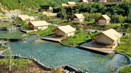 香港客商來宕昌考察,頻頻點(diǎn)贊官鵝溝