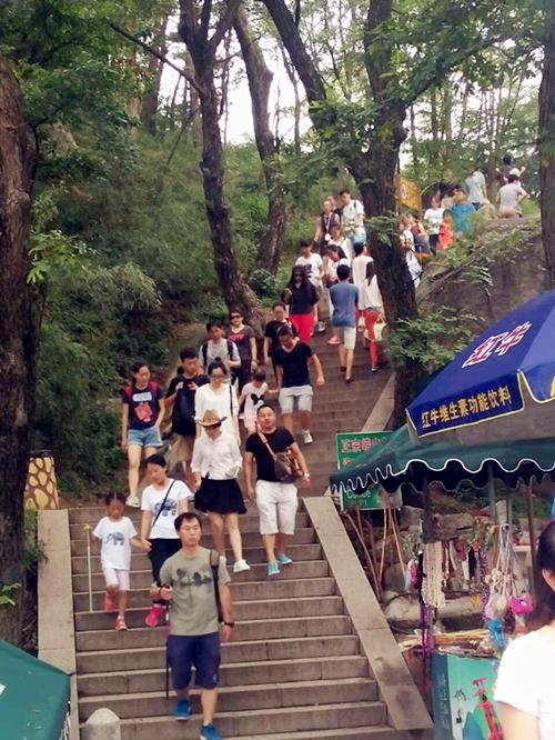 山清水秀北九水 小長假期間加強管理迎客忙